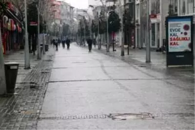 Yurt genelinde 'evde kal' çağrısına büyük oranda uyuluyor Yurt genelinde 'evde kal' çağrısına büyük oranda uyuluyor