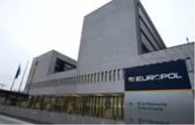 80 milyon euroluk 'değersiz hisse' operasyonu 80 milyon euroluk 'değersiz hisse' operasyonu