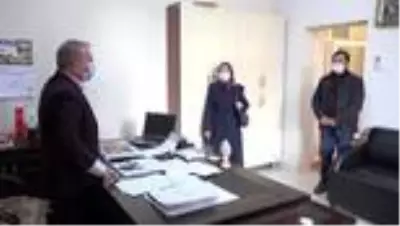 Belediye Başkanı, uzaktan eğitimi takip edemeyen öğrenciye bilgisayarını hediye etti