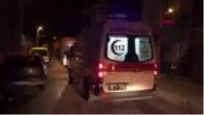 Doğum yapan kadın mahsur kaldı, 110 AKS ekipleri kurtardı Doğum yapan kadın mahsur kaldı, 110 AKS ekipleri kurtardı