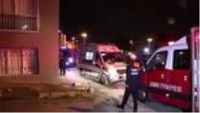 Evinde yalnızken doğum sancıları başlayan kadının yardımına sağlık ekipleri yetişti Evinde yalnızken doğum sancıları başlayan kadının yardımına sağlık ekipleri yetişti