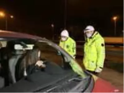 İstanbul'un giriş ve çıkışlarında denetimler devam ediyor İstanbul'un giriş ve çıkışlarında denetimler devam ediyor