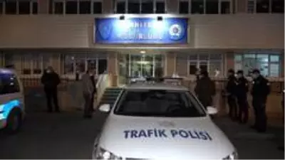 Kırıkkale'de gece yarısı kumar operasyonu: 14 kişiye sosyal mesafe cezası Kırıkkale'de gece yarısı kumar operasyonu: 14 kişiye sosyal mesafe cezası