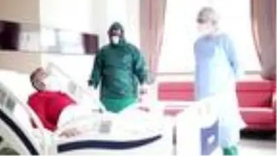 Koronavirüsü yendi, alkışlarla taburcu edildi Koronavirüsü yendi, alkışlarla taburcu edildi