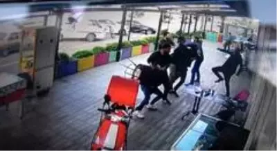 Fırın sahibi ve müşteri arasındaki 'maske takma' kavgası kanlı bitti Fırın sahibi ve müşteri arasındaki 'maske takma' kavgası kanlı bitti