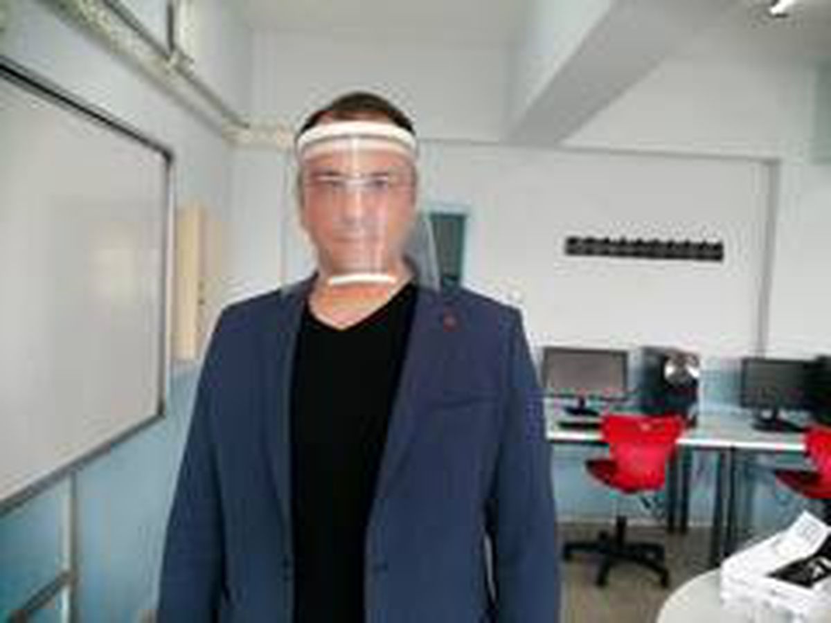 Milas BİLSEM'de maske ve siperlik üretiliyor
