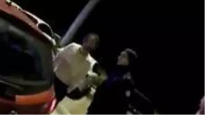 Yarbay olduğunu iddia eden şahıs polise hakaret etti: Maaşın kaç para, ederin kaç para? Yarbay olduğunu iddia eden şahıs polise hakaret etti: Maaşın kaç para, ederin kaç para?