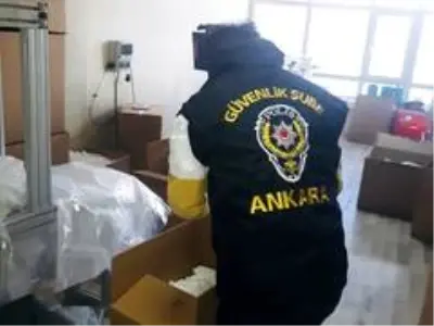 Başkent'te 30 bin kaçak maske ele geçirildi