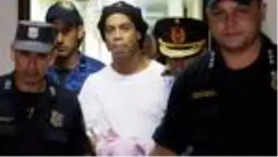 Efsane futbolcu Ronaldinho serbest bırakıldı Efsane futbolcu Ronaldinho serbest bırakıldı