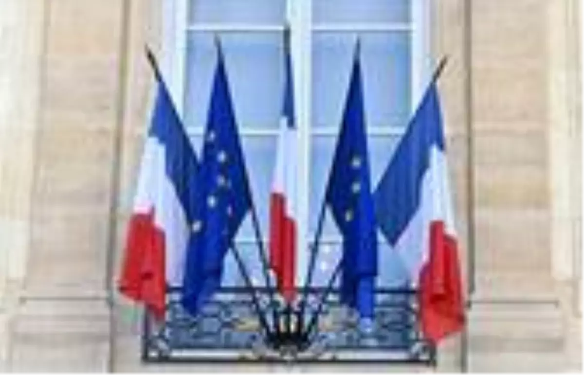 Fransa ekonomisi Covid-19 nedeniyle yüzde 6 daraldı