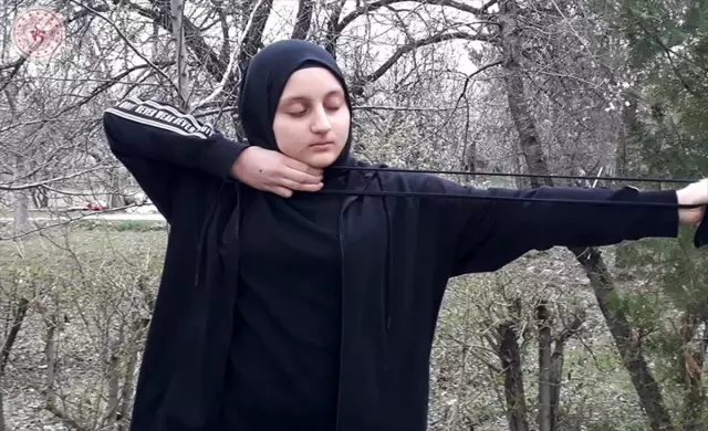 Genç ve minik sporcular evde spor yaparak formlarını koruyor Haberler