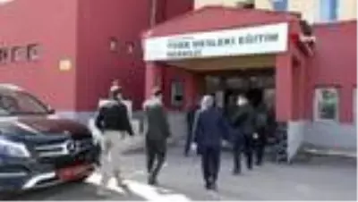 Hakkari'de günde 10 bin cerrahi maske üretiliyor Hakkari'de günde 10 bin cerrahi maske üretiliyor