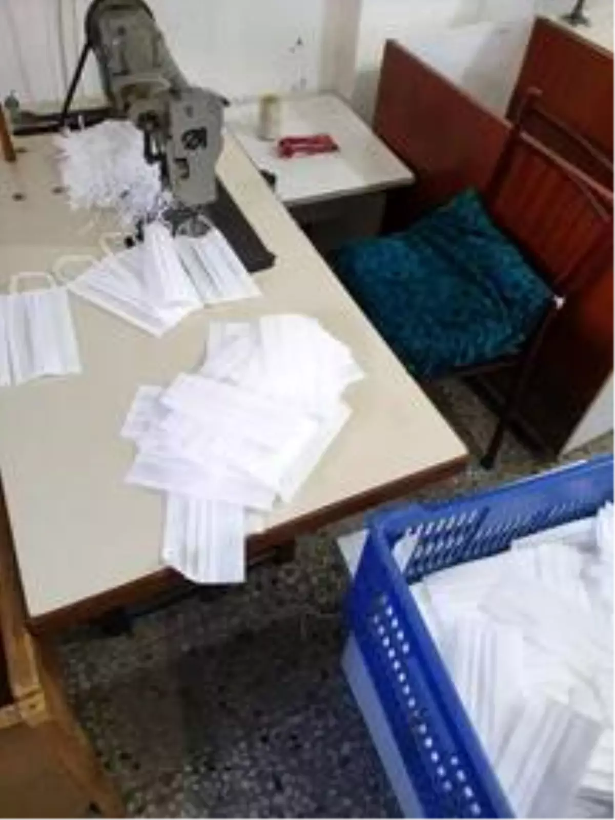 İstanbul'da kaçak üretilen 73 bin 100 tıbbi maskeye el konuldu