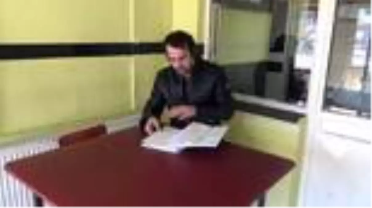 Kahvehane işletmecisi müşterilerinin 3 bin lira civarındaki borcunu sildi