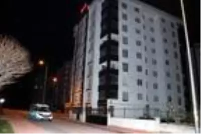 Kayseri'de 8 katlı binaya 'koronavirüs' karantinası Kayseri'de 8 katlı binaya 'koronavirüs' karantinası