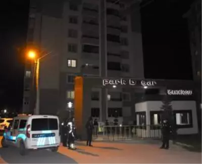 Kırşehir'de bir mahalle ve 2 bina karantinaya alındı Kırşehir'de bir mahalle ve 2 bina karantinaya alındı
