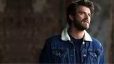 Koronavirüs şüphesiyle hastaneye yatan Kıvanç Tatlıtuğ'a zatürre teşhisi konuldu Koronavirüs şüphesiyle hastaneye yatan Kıvanç Tatlıtuğ'a zatürre teşhisi konuldu