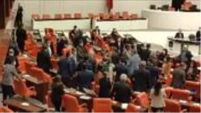 MHP’li vekilin, 5 vatandaşımızı kaybettiğimiz hain PKK saldırısına ilişkin söylediği sözler sonrası Meclis karıştı