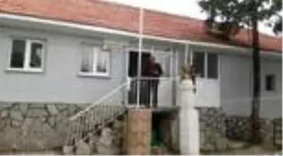 Muhtardan mahalleliye sabah akşam müzik ziyafeti