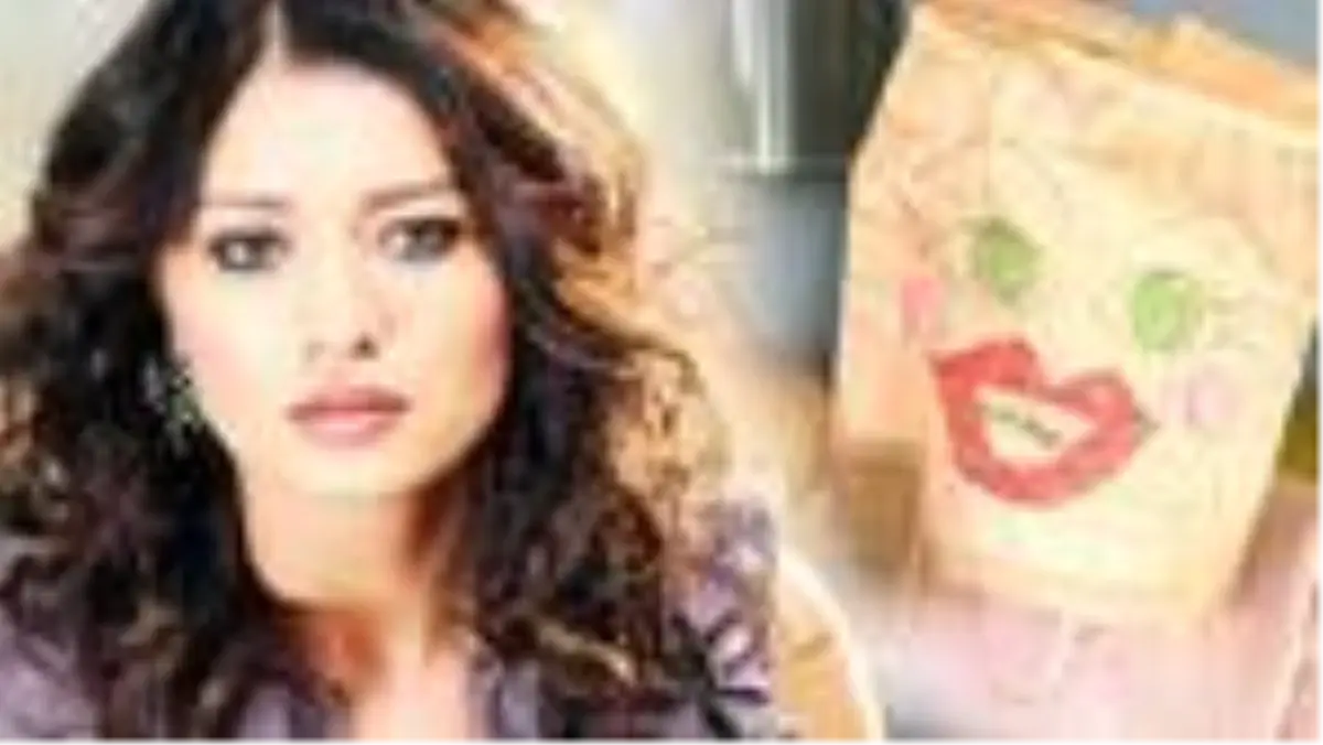 Nurgül Yeşilçay'dan komik maske