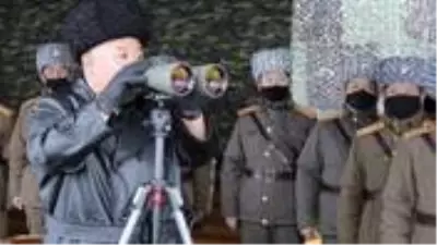 Tüm dünya 'Aşı bulundu' haberini beklerken Kuzey Kore, virüsü engelleyen maske geliştirdi Tüm dünya 'Aşı bulundu' haberini beklerken Kuzey Kore, virüsü engelleyen maske geliştirdi