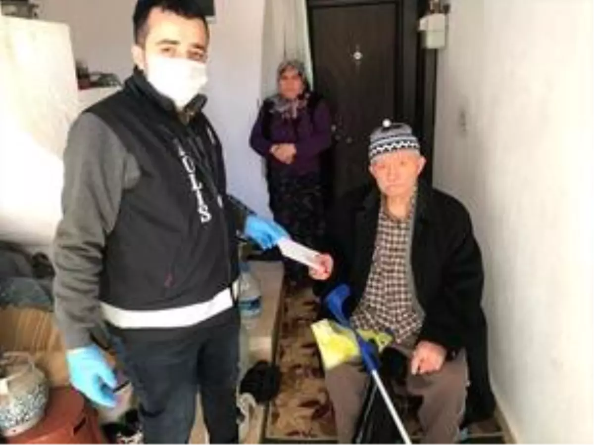 Afyonkarahisar'da sosyal destek ödemeleri evlere teslim ediliyor