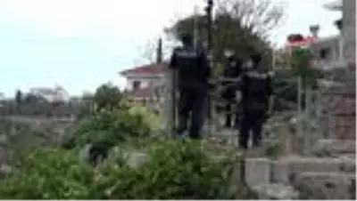 ANTALYA Dün falezlerde bugün de kayalıklarda intihara kalkıştı ANTALYA Dün falezlerde bugün de kayalıklarda intihara kalkıştı