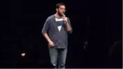 Atatürk ve Mevlana'yı aşağılayan stand-up'çı için yakalama kararı çıkarıldı Atatürk ve Mevlana'yı aşağılayan stand-up'çı için yakalama kararı çıkarıldı