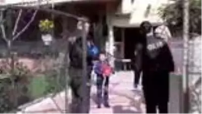 Aydınlı Muhammed kumbarasındaki 772 lirayı Milli Dayanışma Kampanyası'na bağışladı