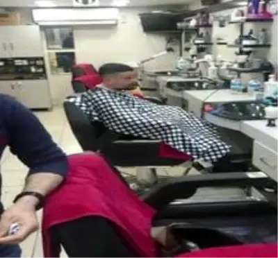 Bağcılar'da berbere polis baskını
