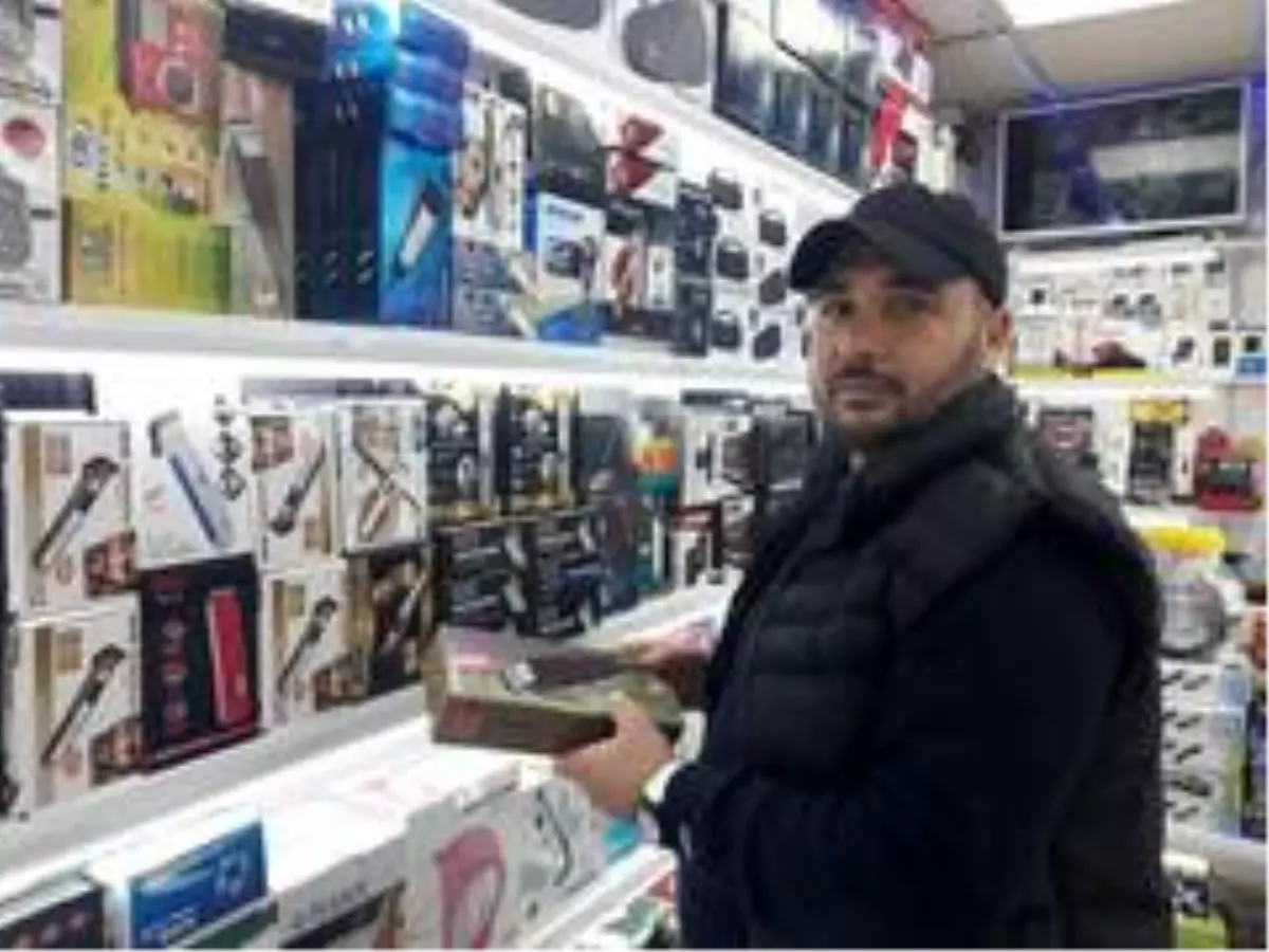 Koronavirüs nedeniyle berberler kapanınca tıraş makinesi satışları patladı