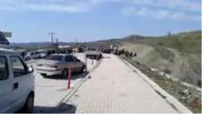 Diyarbakır'da 5 köylünün şehit edildiği terör saldırısıyla ilgili 5 kişi yakalandı Diyarbakır'da 5 köylünün şehit edildiği terör saldırısıyla ilgili 5 kişi yakalandı