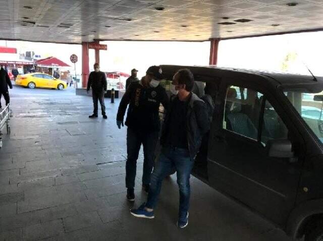 E-MAİL İLE İMAMOĞLU'NU TEHDİT EDEN ŞÜPHELİ ADLİYEDE E-MAİL İLE İMAMOĞLU'NU TEHDİT EDEN ŞÜPHELİ ADLİYEDE