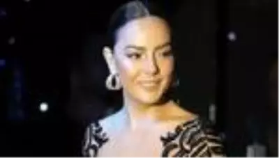 Ebru Gündeş ekibini maaşa bağladı Ebru Gündeş ekibini maaşa bağladı