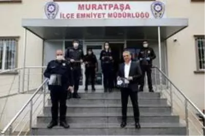 Emniyet görevlilerine siperlikli yüz maskesi