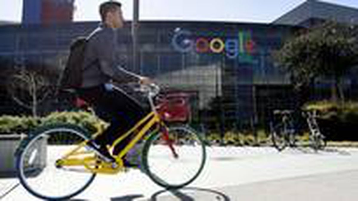 Google, çalışanlarına son zamanların popüler video konferans uygulaması Zoom'u yasakladı