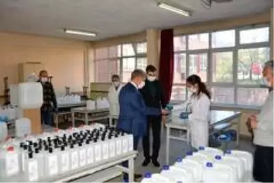 Karabük'te maske ve dezenfektan üretimi sürüyor Karabük'te maske ve dezenfektan üretimi sürüyor