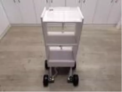 Koronavirüs hastalarına yemek ve ilaç servisi robot ile yapılıyor