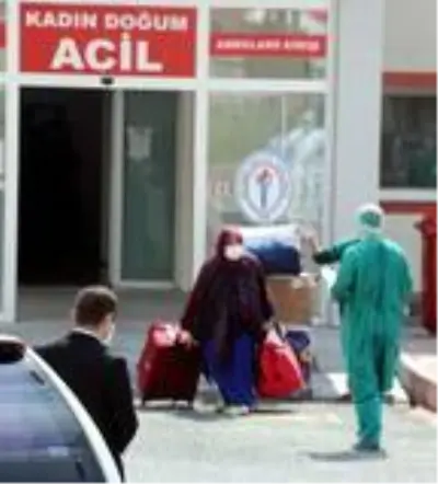 Koronavirüsü yenen 32 umreci, alkışlarla uğurlandı Koronavirüsü yenen 32 umreci, alkışlarla uğurlandı