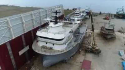 10 milyon dolara mal olan Türkiye'nin en yüksek ve en geniş balıkçı teknesi, suya inmek için gün sayıyor 10 milyon dolara mal olan Türkiye'nin en yüksek ve en geniş balıkçı teknesi, suya inmek için gün sayıyor