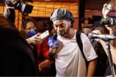 Ronaldinho ev hapsi cezasını, 4 yıldızlı otelin kral dairesinde tamamlayacak Ronaldinho ev hapsi cezasını, 4 yıldızlı otelin kral dairesinde tamamlayacak