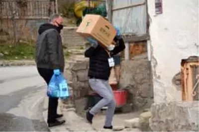 Yozgat'ta kepenk kapatan esnafa gıda yardımı