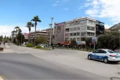 Yurt genelinde 'Evde kal' çağrısına büyük oranda uyuluyor Yurt genelinde 'Evde kal' çağrısına büyük oranda uyuluyor