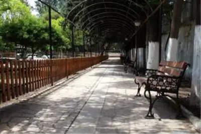 Yurt genelinde 'Evde kal' çağrısına büyük oranda uyuluyor Yurt genelinde 'Evde kal' çağrısına büyük oranda uyuluyor