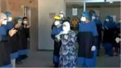 90 yaşındaki Alye Gündüz, koronavirüs salgınını yenerek sağlığına kavuştu