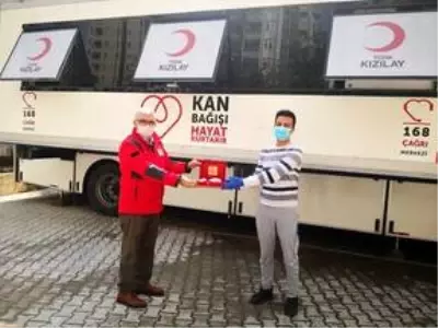 Adana'da Kovid-19 tedavisi tamamlanan sağlık çalışanından plazma bağışı