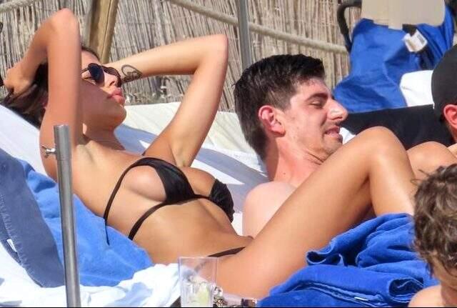 Courtois'nın eski sevgilisi Sara Soldati, Juventus'a olan desteği ile adından söz ettiriyor