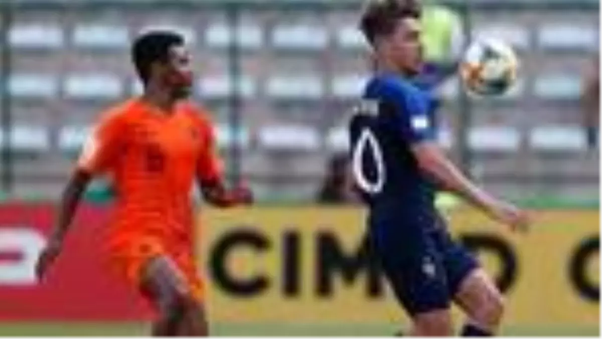 Fatih Terim'in gözdesi Adil Aouchiche'nin transferi yattı! Galatasaray...