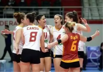 Galatasaray, voleybol takımlarını sadece Türk oyunculardan kuracak Galatasaray, voleybol takımlarını sadece Türk oyunculardan kuracak