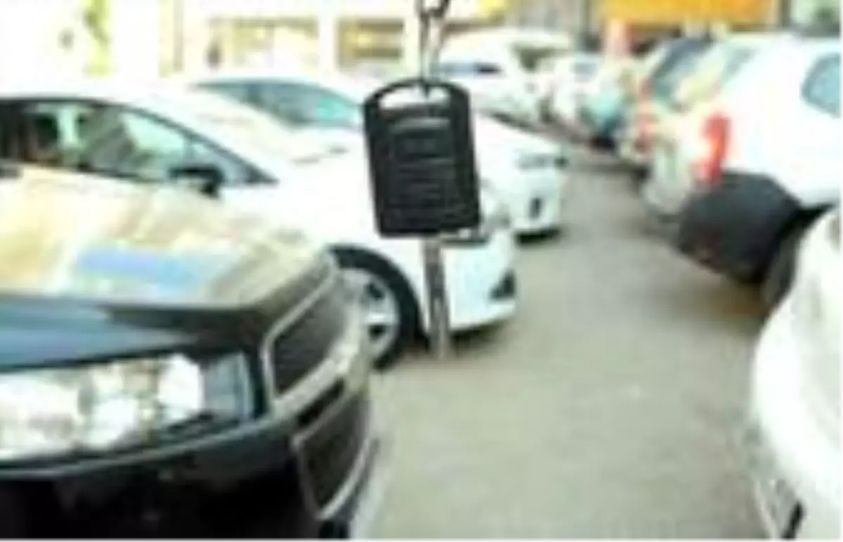 İkinci el araç satışları martta frene bastı